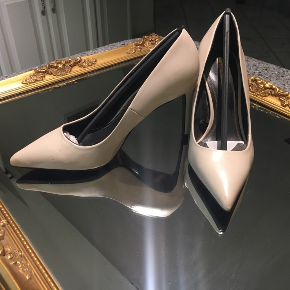 Elegant Cream Pointed-Toe Heels